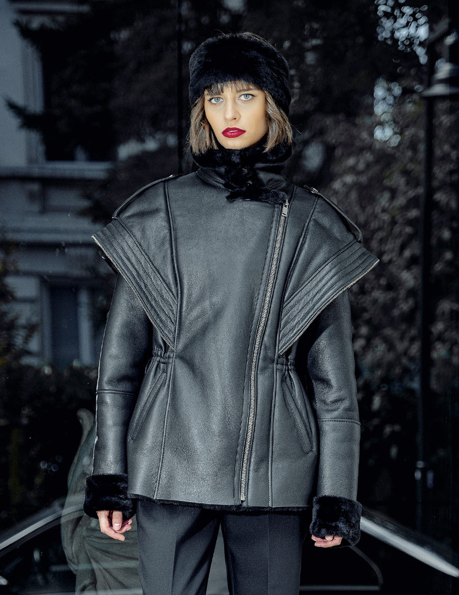 Дамски черен втален кожух