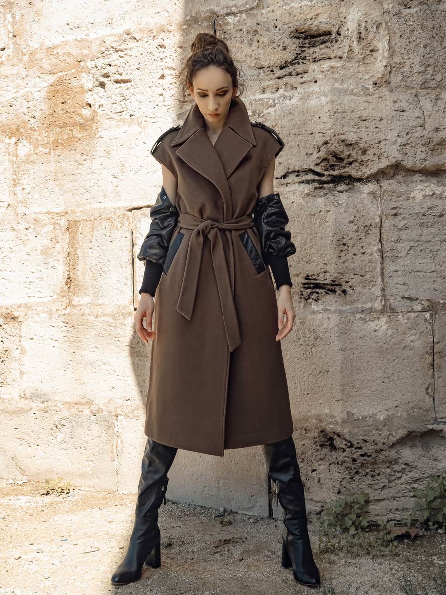 Палто с подвижни кожени ръкави  / ИЗЧЕРПАН